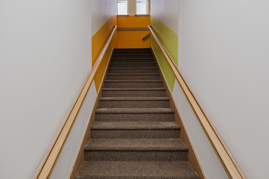 More Photos Of 722 N Main St, Newton Office For Sale