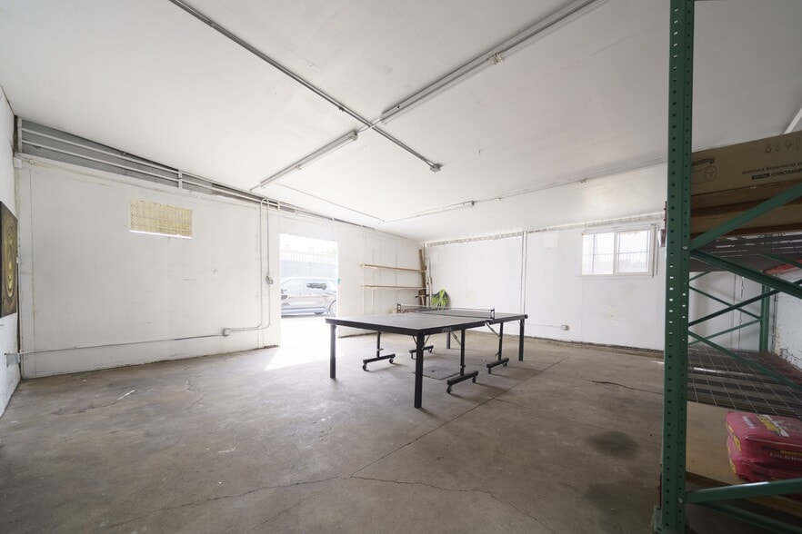 More Photos Of 3515 S Avalon Blvd, Los Angeles Warehouse For Sale