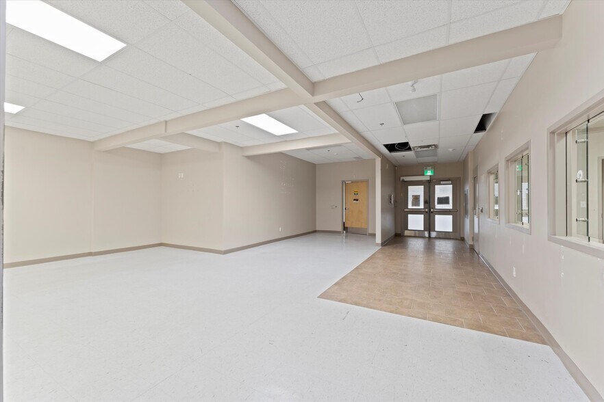 More Photos Of 736-744 Ouellette Av, Windsor Storefront For Sale