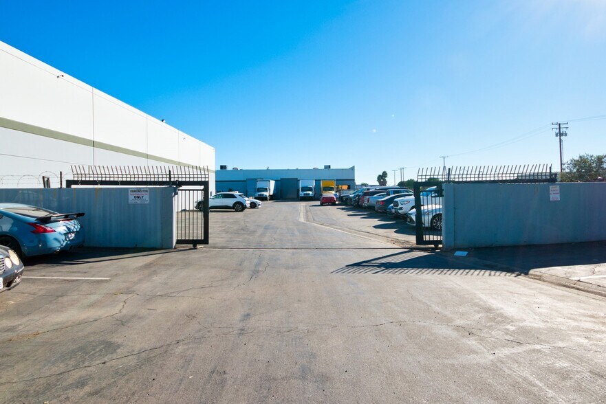 More Photos Of 6840-6846 Suva St, Bell Gardens Unknown For Lease