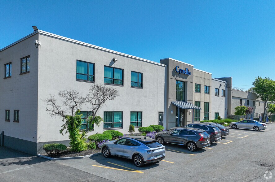 More Photos Of 34 Commerce Way, Woburn Research And Development For Lease