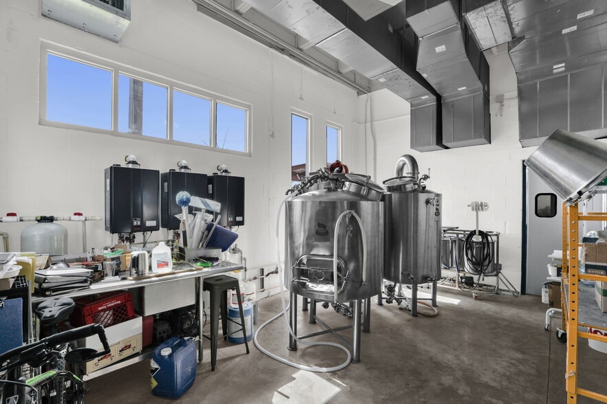 More Photos Of 2807 E South St, Orlando Freestanding For Sale