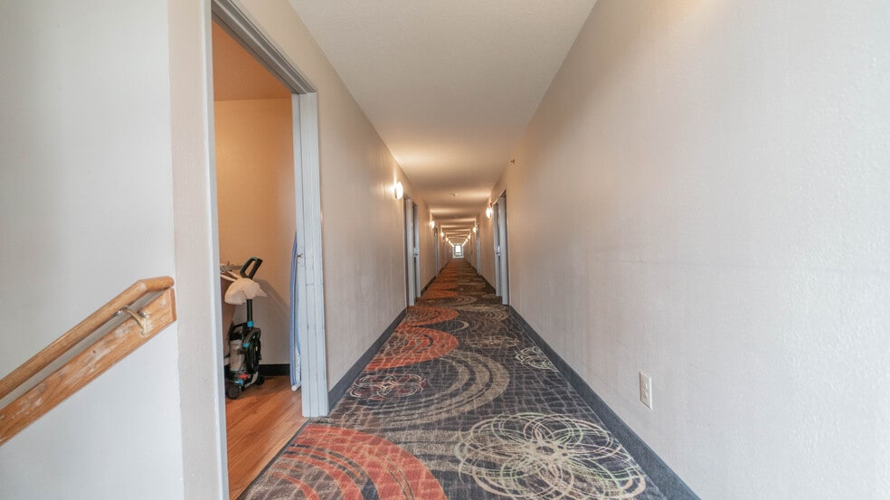 More Photos Of 3005 John Howell Dr, Valparaiso Hotel For Sale