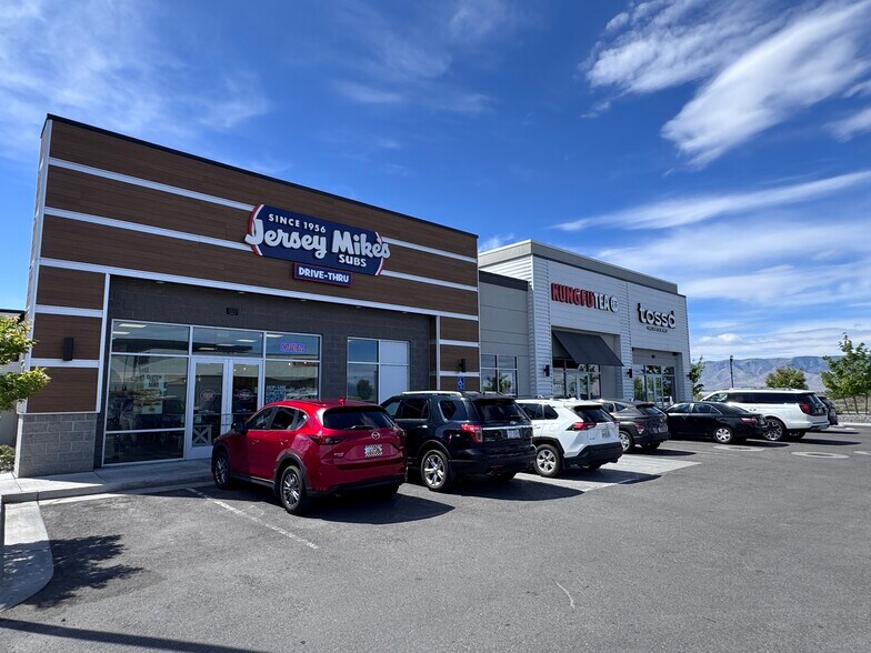 More Photos Of 665 450 N, Vineyard Storefront For Lease