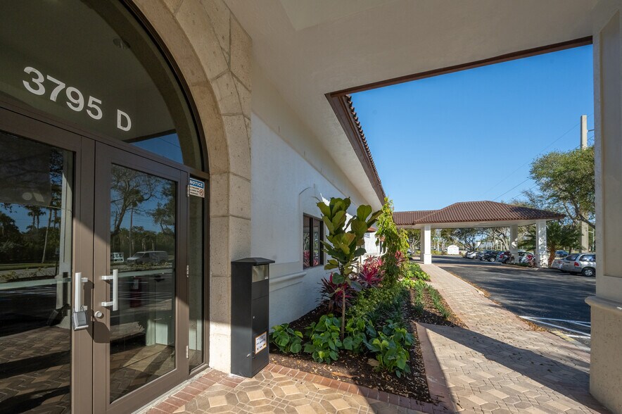 More Photos Of 3795 Boynton Beach Blvd, Boynton Beach Medical For Lease
