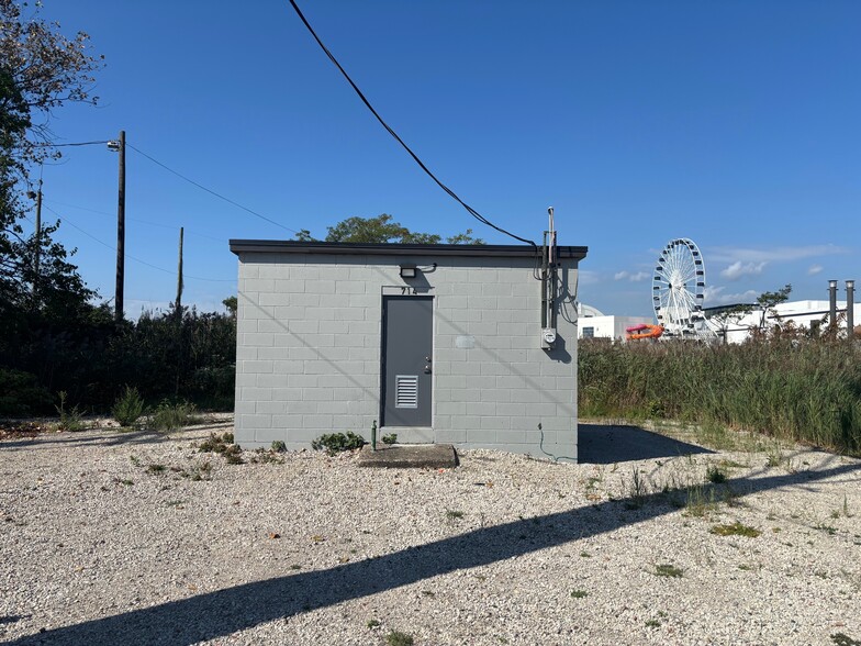 More Photos Of 714 Paterson Ave, East Rutherford Specialty For Lease