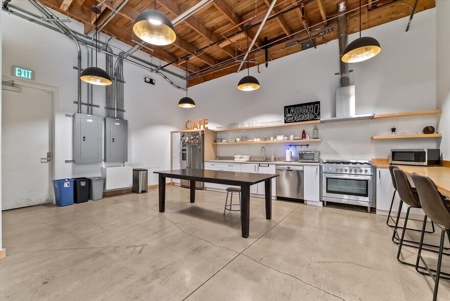 More Photos Of 308-312 S Alameda St, Los Angeles Office For Lease