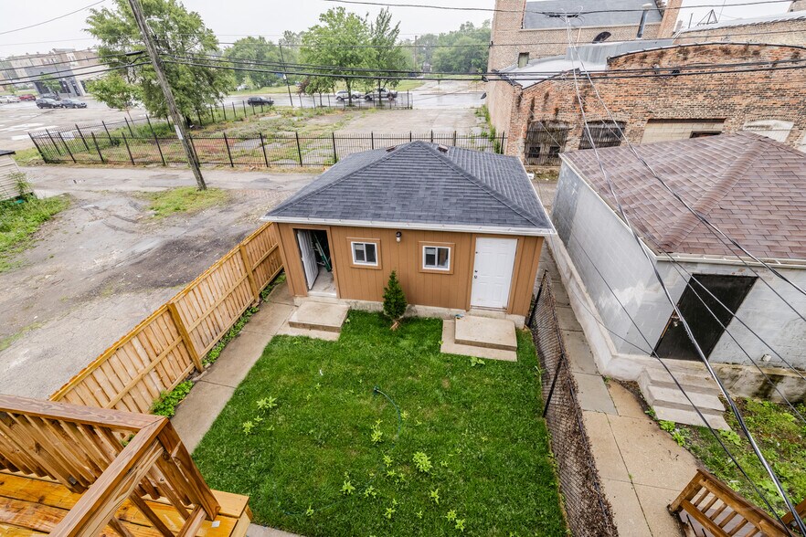 More Photos Of 3651 W Grenshaw St, Chicago Multifamily For Sale