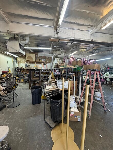 More Photos Of 1547 Truman St, San Fernando Industrial For Lease