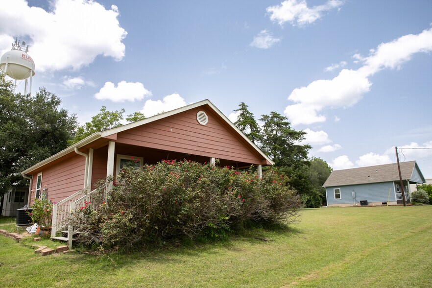 More Photos Of 515 Colorado, Burton Apartments For Sale