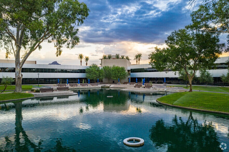 More Photos Of 2141 E Highland Ave, Phoenix Office For Lease