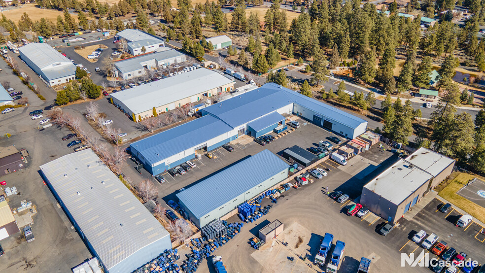 More Photos Of 1305-1309 SE Armour Rd, Bend Warehouse For Lease