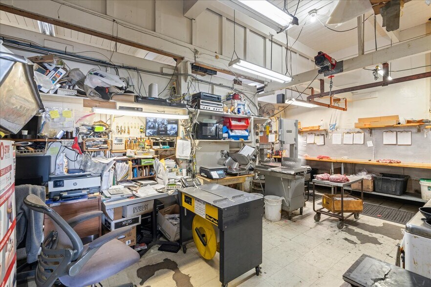 More Photos Of 70 - 74 Manor Drive w, Pacifica Storefront For Sale