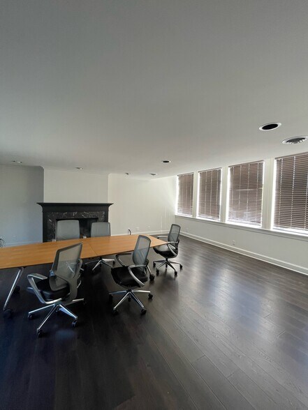 More Photos Of 1109 N 36th St, Seattle Warehouse For Lease