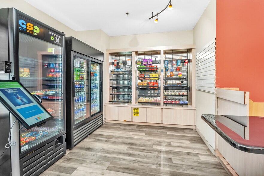 More Photos Of 828 Real Rd, Bakersfield Hotel For Sale