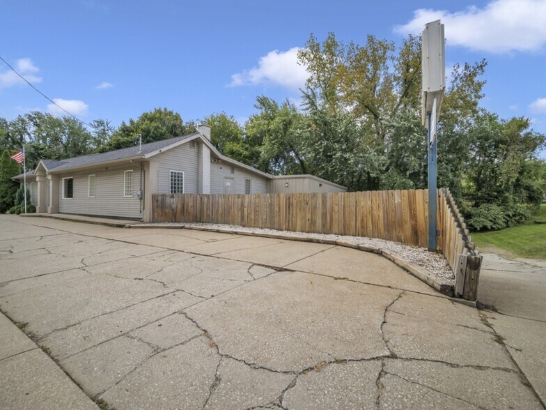 More Photos Of 4018 12th St NW, Canton Light Manufacturing For Sale