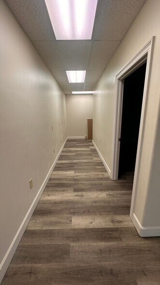 More Photos Of 1544 W 2nd St, Gulf Shores Office For Lease