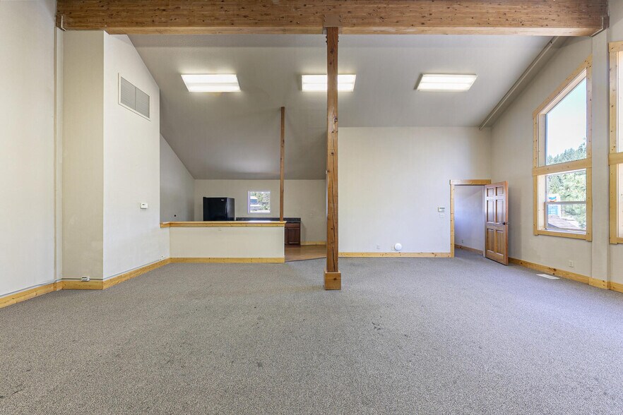 More Photos Of 12315 Deerfield Dr, Truckee Office Residential For Sale