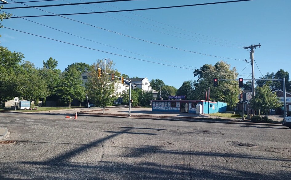 More Photos Of 718 Southbridge St, Auburn Convenience Store For Sale