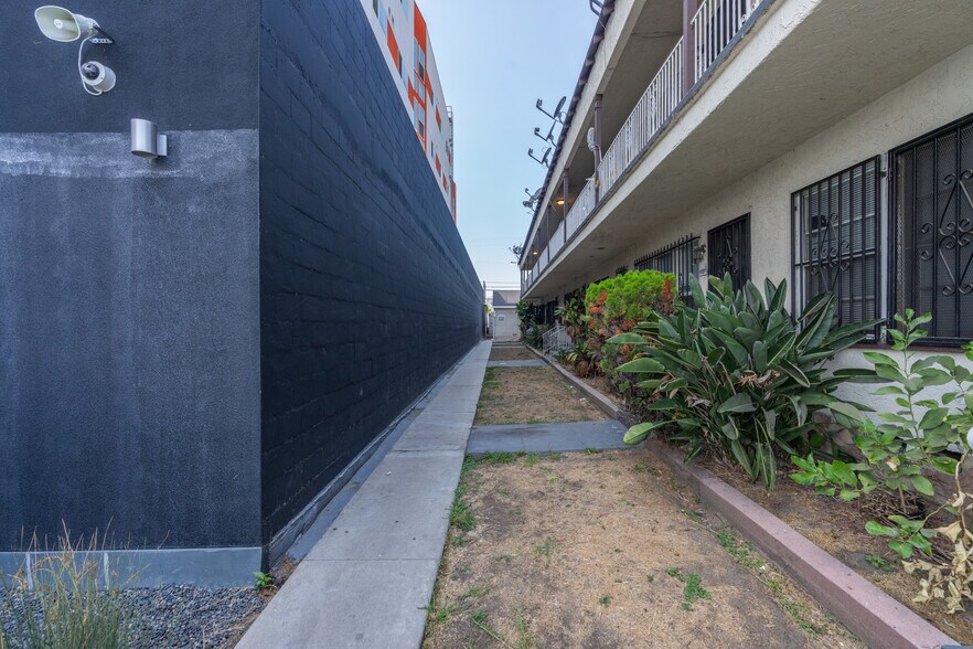More Photos Of 6519 Crenshaw Blvd, Los Angeles Apartments For Sale