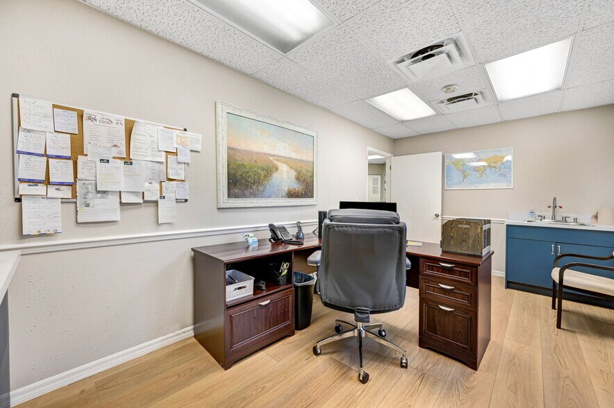 More Photos Of 1801 Sarno Rd, Melbourne Medical For Sale