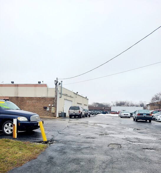 More Photos Of 450 W 34th St, Steger Auto Dealership For Sale