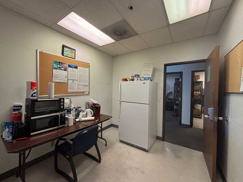 More Photos Of 4701 Cameron St, Las Vegas Warehouse For Lease