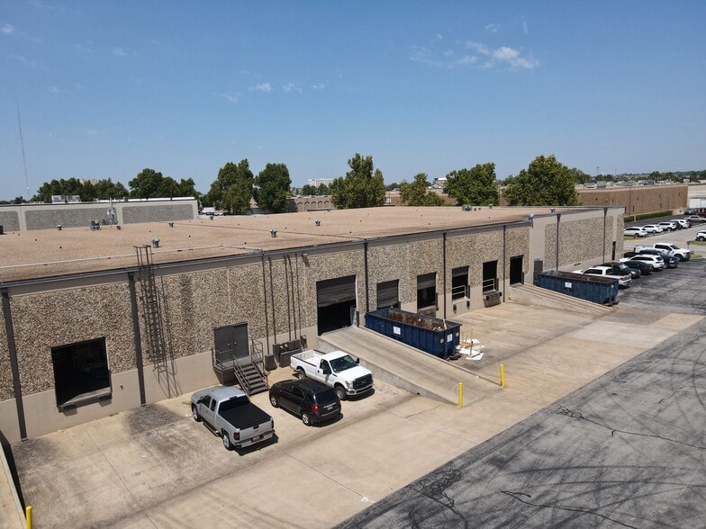 More Photos Of 4130-4150 Will Rogers Pky, Oklahoma City Warehouse For Lease