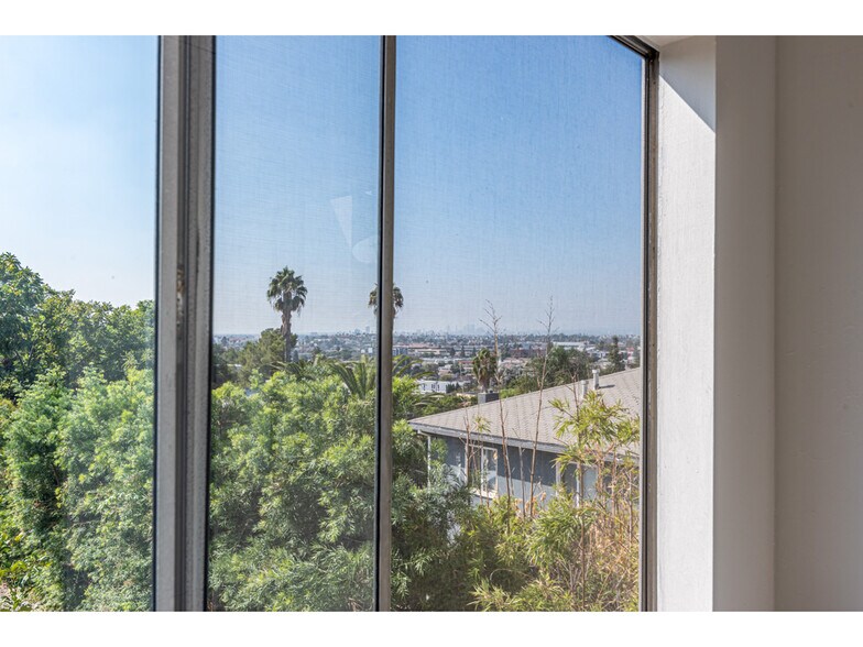 More Photos Of , Los Angeles Multifamily For Sale