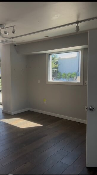 More Photos Of 331 Pine St, Ripon Unknown For Lease