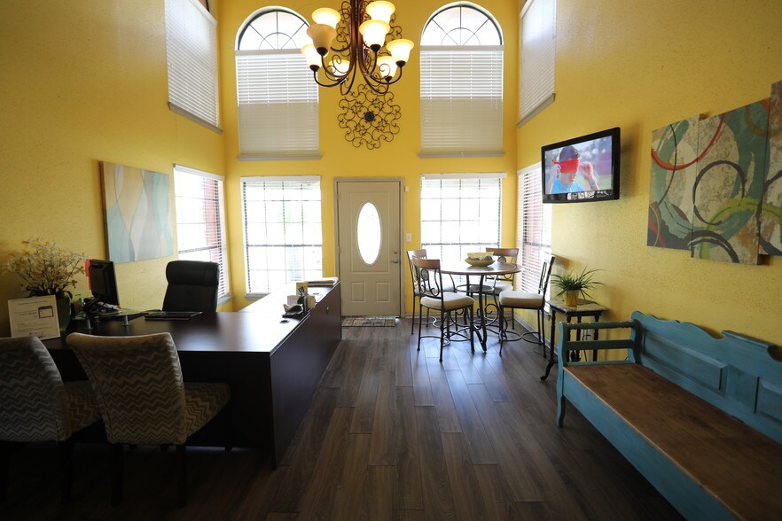 More Photos Of 701 Preston, Pasadena Apartments For Sale