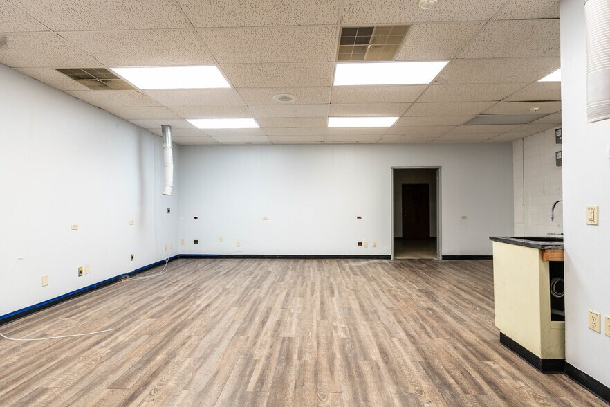 More Photos Of 11813 W 77th St, Lenexa Office For Sale