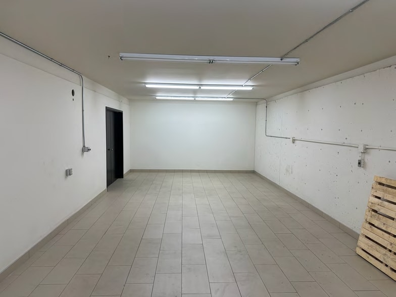 More Photos Of 5030 13th St SE, Calgary Warehouse For Lease