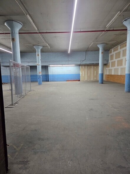 More Photos Of 38-20 Review Ave, Long Island City Warehouse For Lease