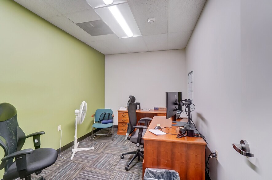 More Photos Of 2025 E 4th St, Lima Light Manufacturing For Lease