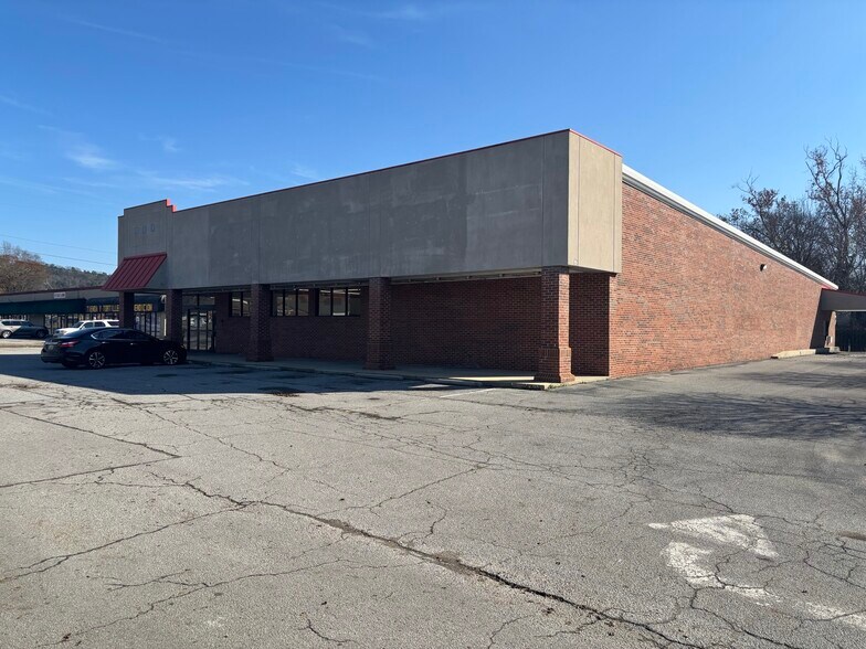 Primary Photo Of 315 3rd St NW, Attalla Drugstore For Sale
