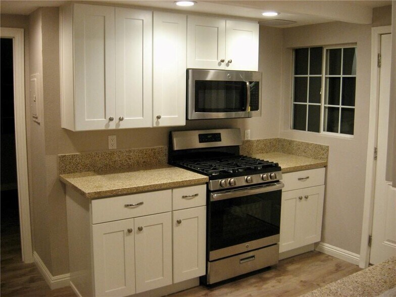 More Photos Of 11346 Santol Dr, Sylmar Apartments For Sale