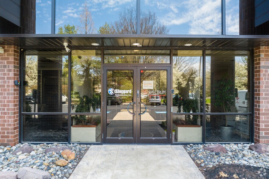 More Photos Of 1122 Longford Rd, Oaks Warehouse For Lease