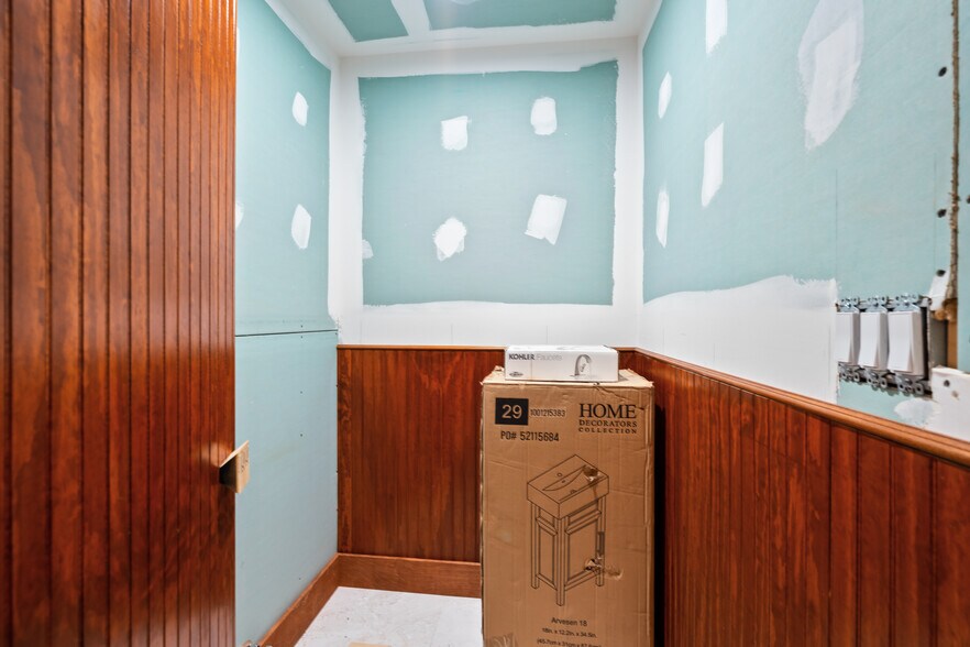 More Photos Of 974 S Nova Rd, Ormond Beach Industrial For Sale