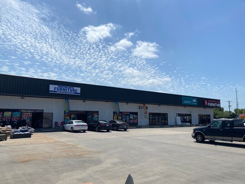 More Photos Of 5708 N Shepherd Dr, Houston Unknown For Lease