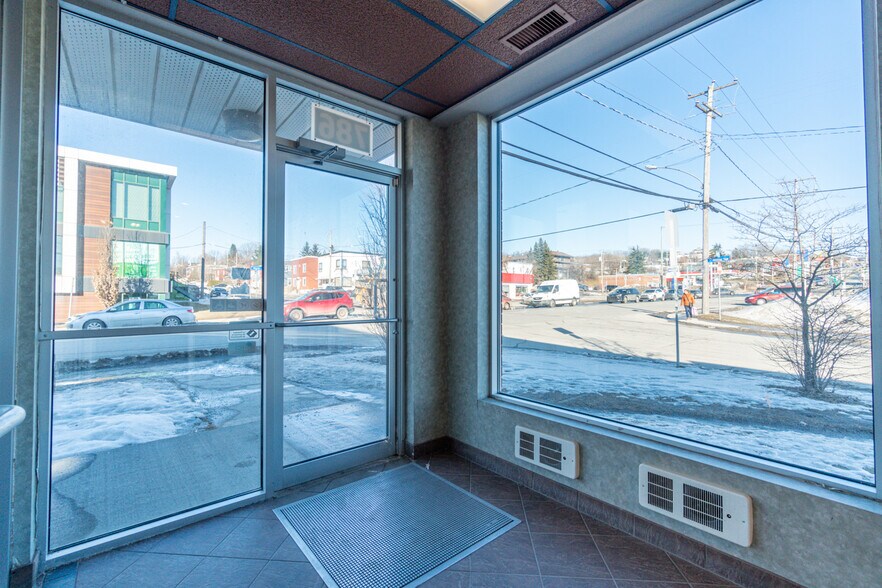 More Photos Of 786 St King E, Sherbrooke Storefront Retail Office For Sale