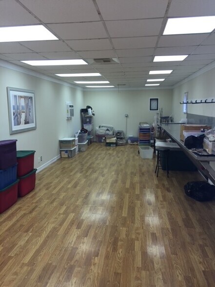 More Photos Of , La Marque General Retail For Sale