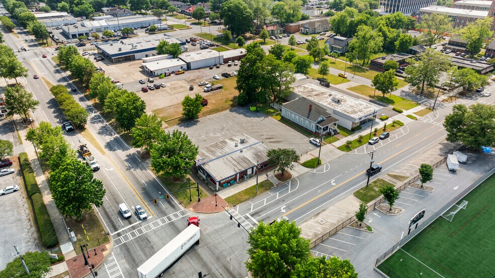 More Photos Of 308 10th St, Columbus Office Residential For Sale