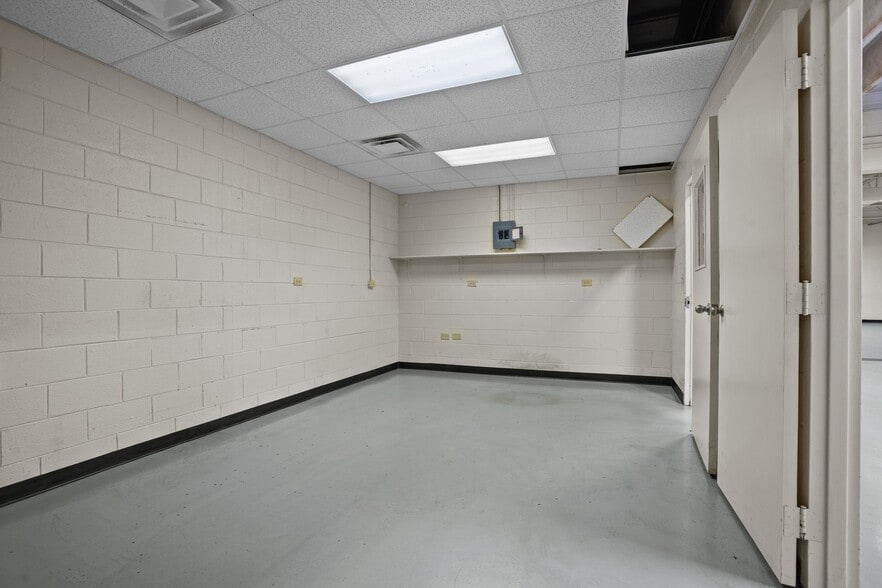 More Photos Of 157 Industrial Dr, King Warehouse For Lease