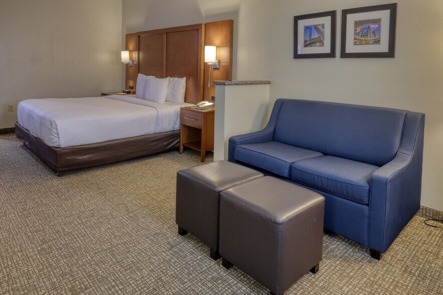 More Photos Of 1055 McNee Rd, Houston Hotel For Sale