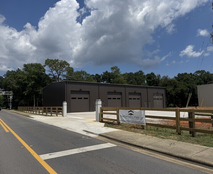 Primary Photo Of 6404 Rambler Dr, Pensacola Light Distribution For Sale