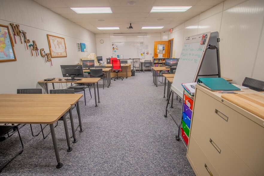 More Photos Of 199 N Michigan Ave, Shelby Office For Sale