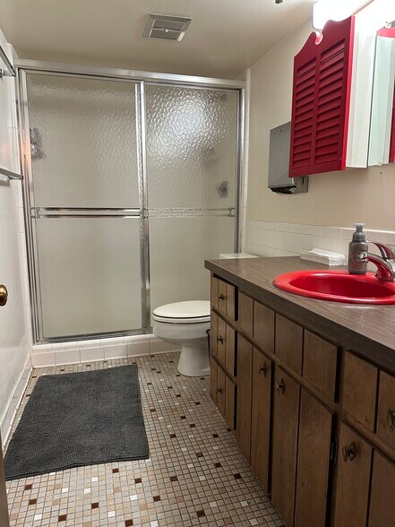 More Photos Of 912 Coolidge Rd, East Lansing Medical For Sale