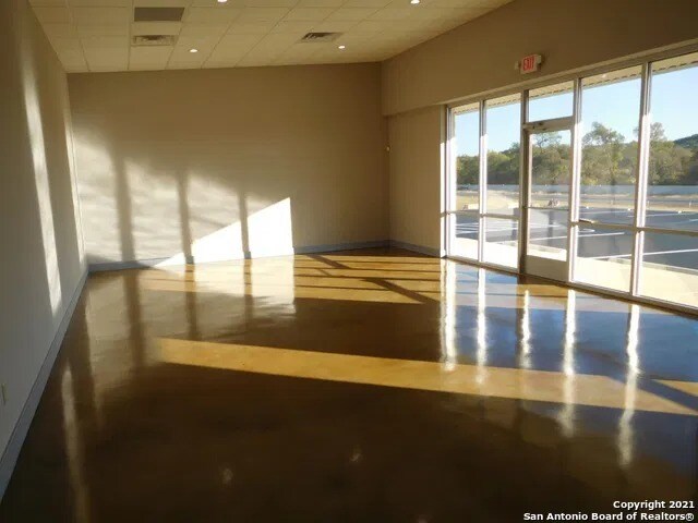 More Photos Of 8603 U.S. 281 N, Spring Branch Research And Development For Sale