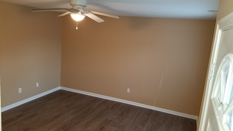 More Photos Of 156 Delmar Ln, Newport News Apartments For Sale